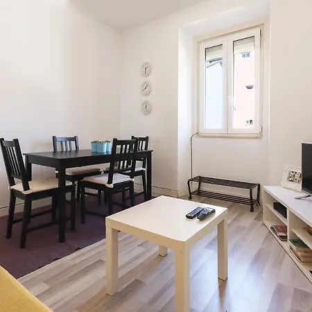 Apartment Parlamient River View By Homing *