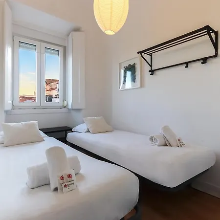 Parlamient River View By Homing Apartment *